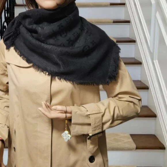 ❗SOLD❗ Monogram Classic Shawl - Picture 12 of 15